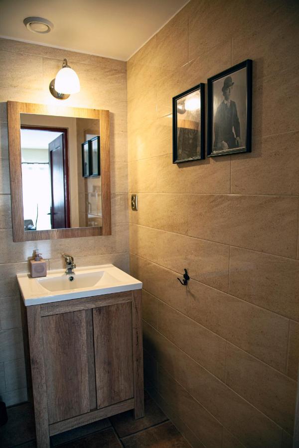 W Starym Kinie Apartment *